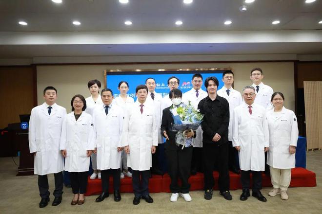 知名歌手在浙江接受心肝移植手術(shù)今天出院！本人發(fā)長文：感謝祖國感謝杭州(圖2)
